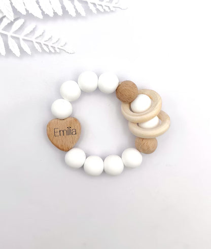 Personalisierter Baby Greifling aus Holz & Silikon – Montessori Greifling – Handgefertigtes Geschenk zur Geburt und Taufe