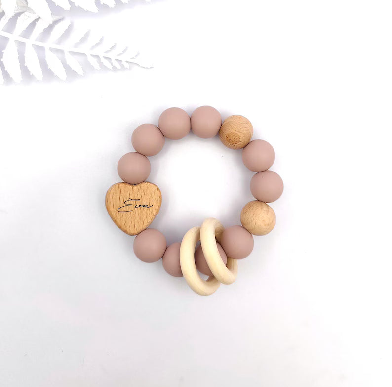Personalisierter Baby Greifling aus Holz & Silikon – Montessori Greifling – Handgefertigtes Geschenk zur Geburt und Taufe
