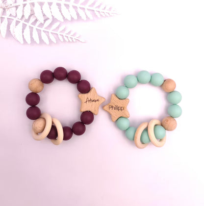 Personalisierter Baby Greifling aus Holz & Silikon – Montessori Greifling – Handgefertigtes Geschenk zur Geburt und Taufe
