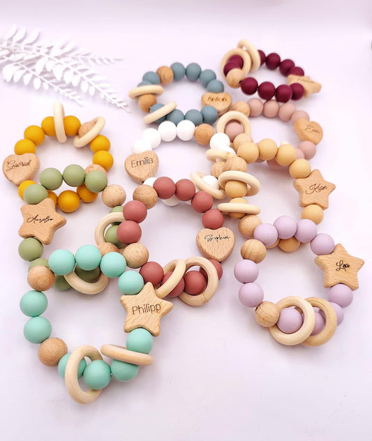 Personalisierter Baby Greifling aus Holz & Silikon – Montessori Greifling – Handgefertigtes Geschenk zur Geburt und Taufe