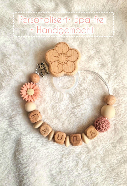 Schnullerkette mit Name, Pfirsich mit Blume, personalisiert – Handgefertigte Babygeschenke – Holzbuchstaben – Individuelles Geschenk zur Geburt