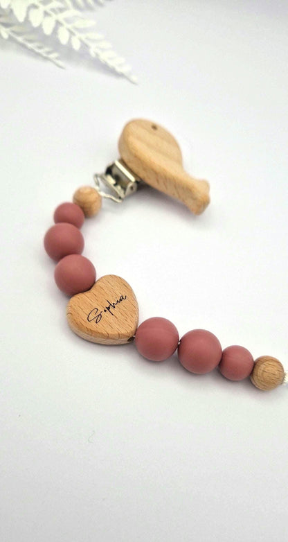 Personalisierte Schnullerkette mit Namen | Altrosa | Babygeschenk zur Geburt und Taufe | Handgefertigter Schnullerhalter BPA-frei | Mit Namensgravur