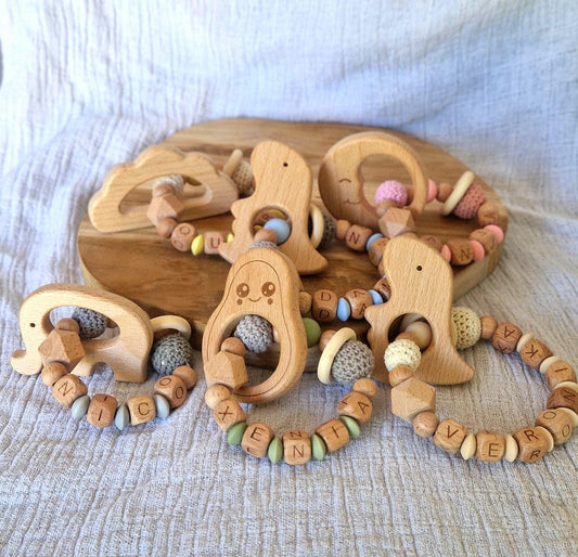 Personalisierter Greifring mit Namen - aus Holz & Silikon - liebevoll handgefertigter Greifling - Geschenk zur Geburt, Taufe - Holzbuchstaben