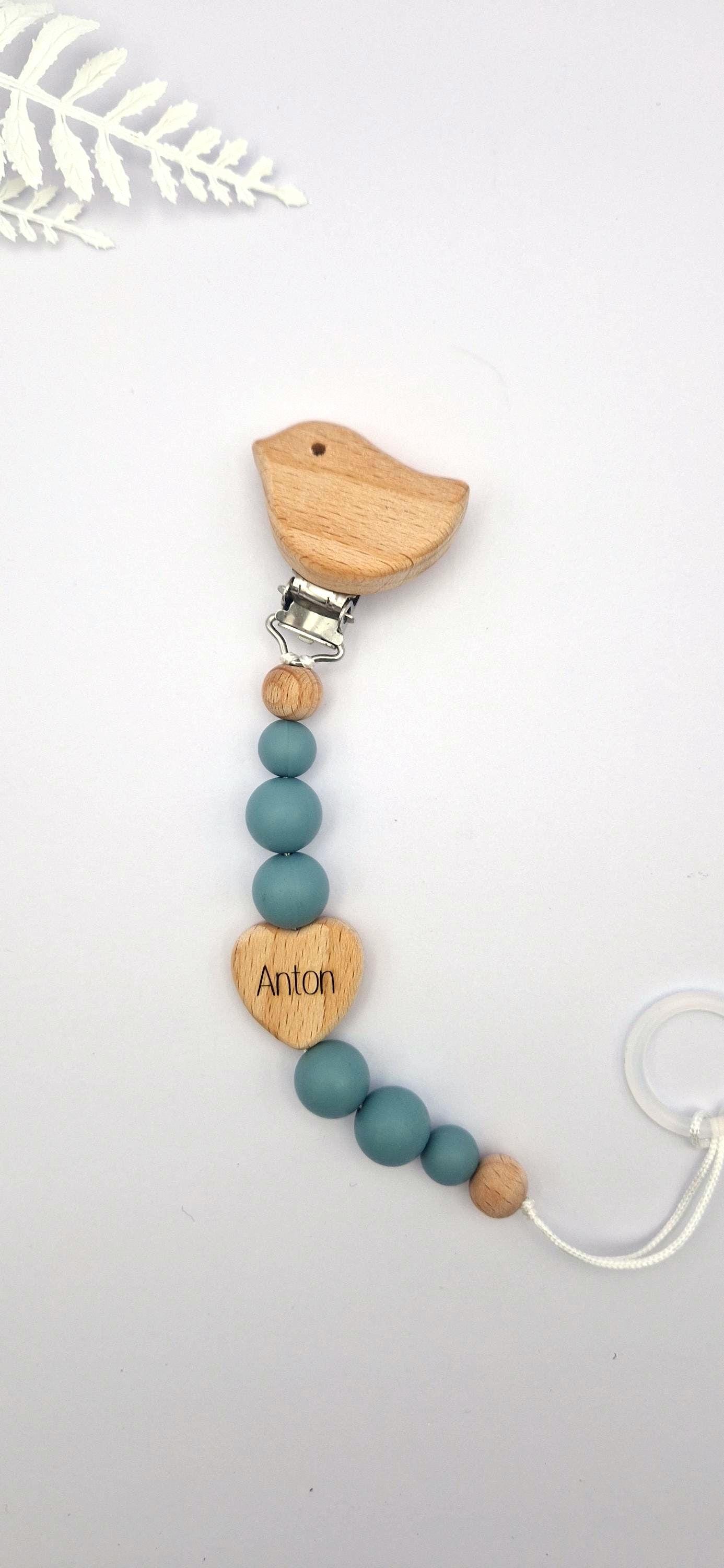 Personalisierte Schnullerkette mit Namen | Pastellblau | Babygeschenk zur Geburt und Taufe | Handgefertigter Schnullerhalter BPA-frei | Mit Namensgravur