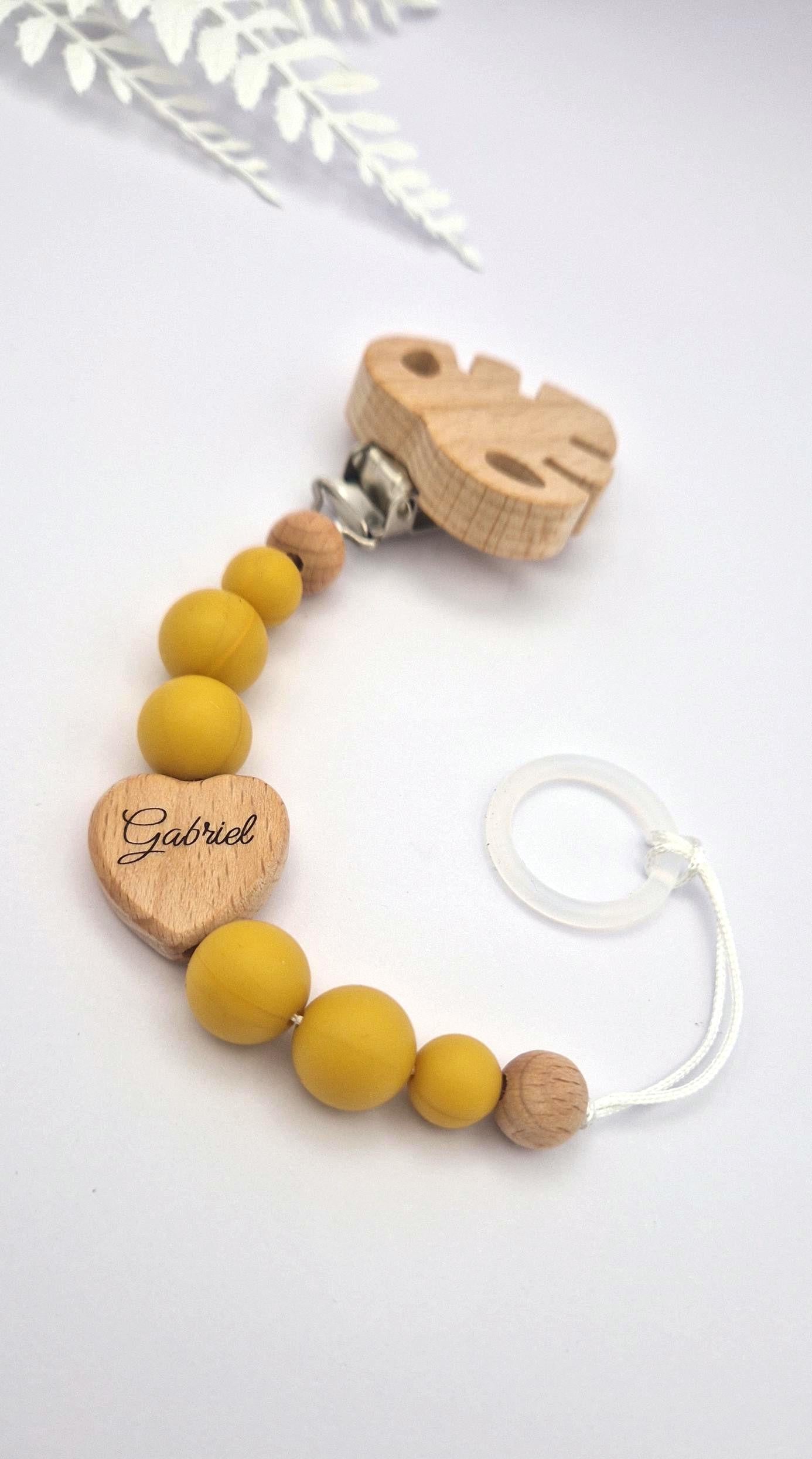 Personalisierte Schnullerkette mit Namen | Senfgelb | Babygeschenk zur Geburt & Taufe | Handgefertigtes Babygeschenk BPA-frei | Mit Namensgravur