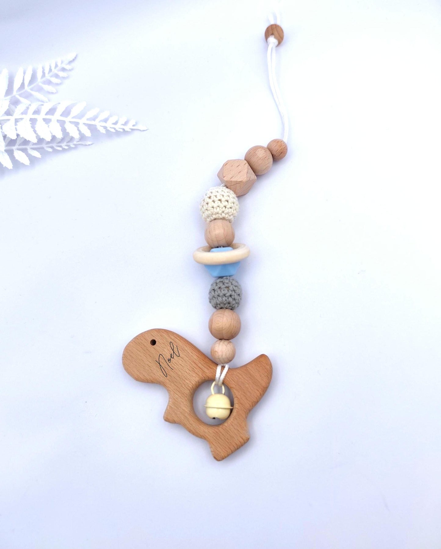 Maxi-Cosi Anhänger personalisiert mit Namen | Babysitzkette Holz & Häkelperlen | Babygeschenk Geburt Taufe