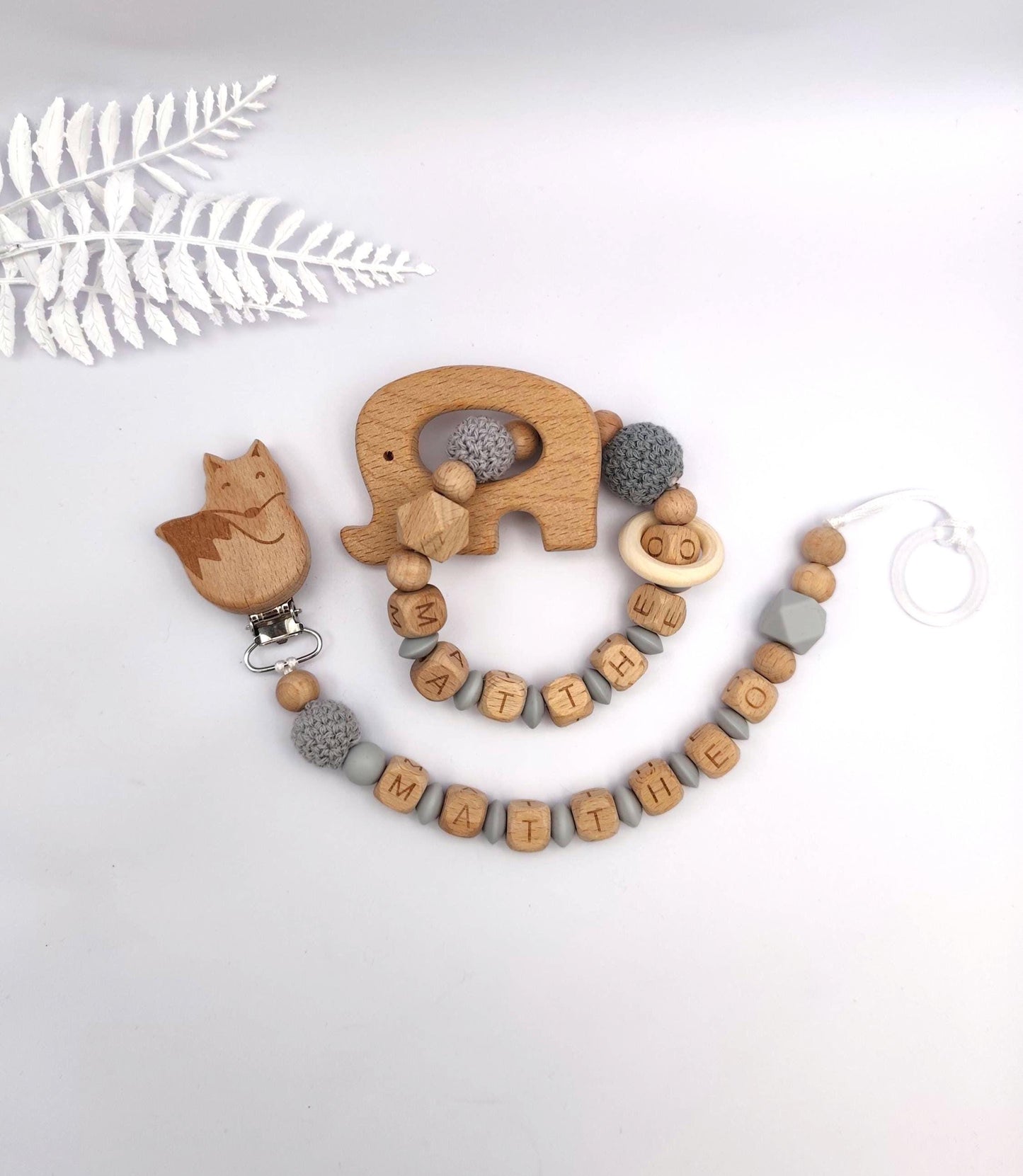 Baby Geschenkset Personalisiert Grau – Schnullerkette mit Namen & Greifling – Geburtsgeschenk, Taufgeschenk, Babygeschenk Mädchen Junge
