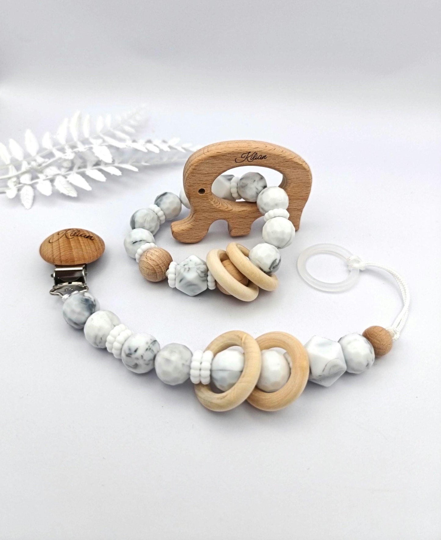 Personalisiertes Baby Geschenkset mit Gravur – Schnullerkette mit Namen & Greifling im Marmor-Design – Geschenk zur Geburt, Taufe, Babyparty
