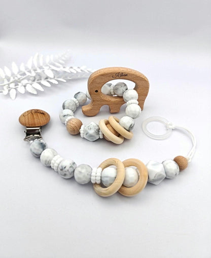 Personalisiertes Baby Geschenkset mit Gravur – Schnullerkette mit Namen & Greifling im Marmor-Design – Geschenk zur Geburt, Taufe, Babyparty
