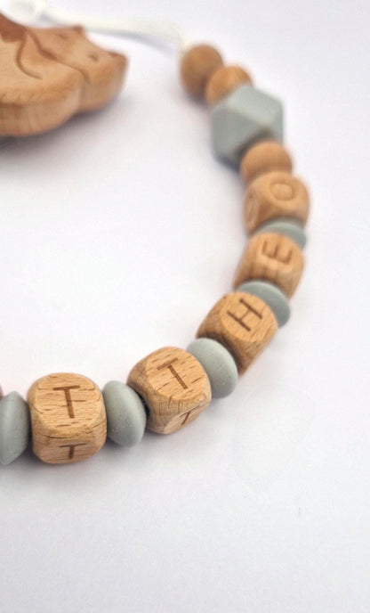 Personalisierte Schnullerkette mit Namen – liebevoll und sicher handgefertigtes Babygeschenk | Grau | Junge/Mädchen | BPA-frei | Holz & Silikon