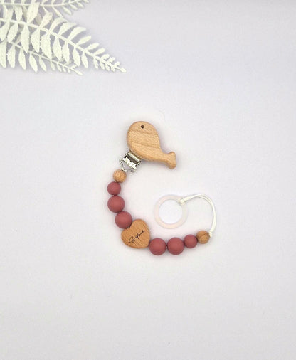 Personalisierte Schnullerkette mit Namen | Altrosa | Babygeschenk zur Geburt und Taufe | Handgefertigter Schnullerhalter BPA-frei | Mit Namensgravur