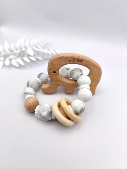 Personalisierter Greifling mit Gravur | Baby Greifling Marmor-Design | Edles Babygeschenk zur Geburt oder Taufe | Liebevolle Handarbeit
