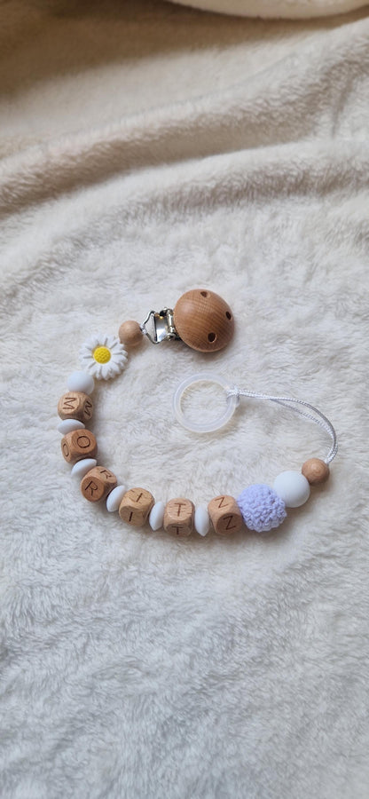 Personalisierte Schnullerkette weiß mit Blume und Namen – Handgefertigte Babygeschenke – Holzbuchstaben – Individuelles Geschenk zur Geburt