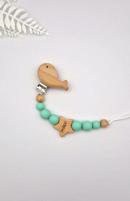Personalisierte Schnullerkette mit Namen | Pastellgrün | Babygeschenk zur Geburt & Taufe | Handgefertigtes Babygeschenk BPA-frei | Namensgravur