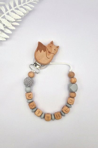 Personalisierte Schnullerkette mit Namen – liebevoll und sicher handgefertigtes Babygeschenk | Grau | Junge/Mädchen | BPA-frei | Holz & Silikon