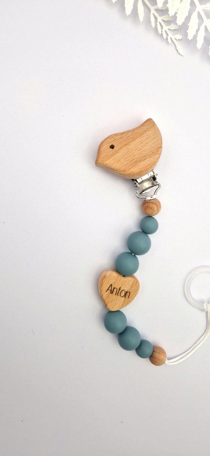 Personalisierte Schnullerkette mit Namen | Pastellblau | Babygeschenk zur Geburt und Taufe | Handgefertigter Schnullerhalter BPA-frei | Mit Namensgravur