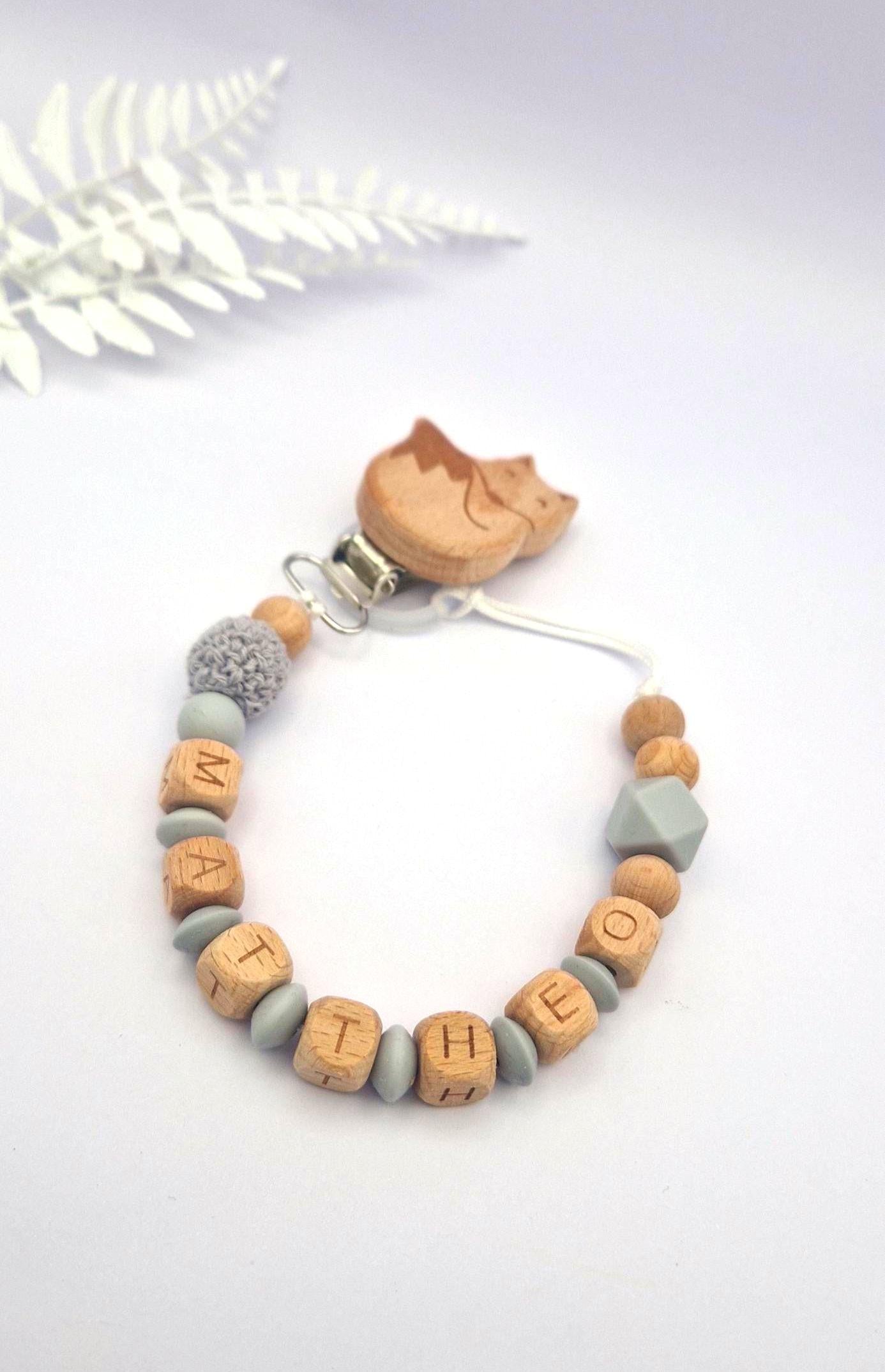 Personalisierte Schnullerkette mit Namen – liebevoll und sicher handgefertigtes Babygeschenk | Grau | Junge/Mädchen | BPA-frei | Holz & Silikon