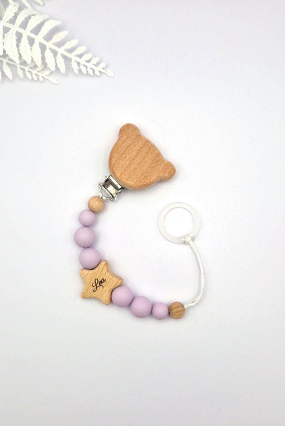 Personalisierte Schnullerkette mit Namen | Pastelllila | Babygeschenk zur Geburt & Taufe | Handgefertigter Schnullerhalter BPA-frei | Namensgravur