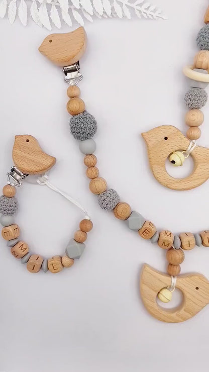 Personalisiertes Baby Geschenkset – 3-teiliges Set – Schnullerkette mit Namen + Kinderwagenkette + Maxi-Cosi Anhänger – Babygeschenk zur Geburt